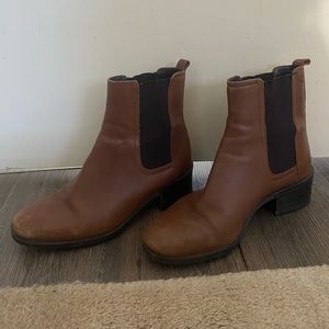 Kenneth Cole Reaction leather booties